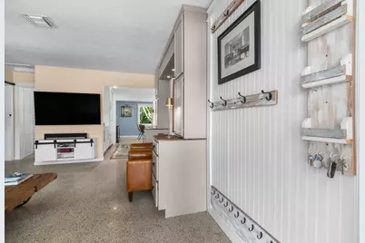 60 NW 47th Street, Oakland Park, FL 33309 - Photo 9