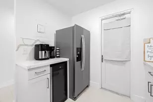 2200 NE 33rd Ave, Fort Lauderdale, FL 33305 - Photo 5