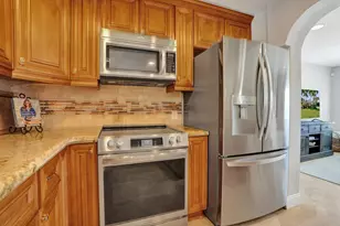 1361 NE 46th St, Oakland Park, FL 33334 - Photo 13