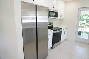 310 SW 1st Ave, Boynton Beach, FL 33435 - Photo 9