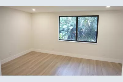 310 SW 1st Avenue, Boynton Beach, FL 33435 - Photo 17