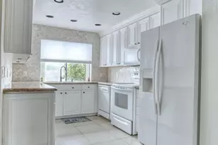 4360 Fountains Dr, Lake Worth, FL 33467 - Photo 9