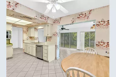 5715 NW 86th Avenue, Tamarac, FL 33321 - Photo 13
