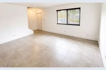 5728 5728 Blueberry Ct, Unit #38 Circle, Lauderhill, FL 33313 - Photo 7