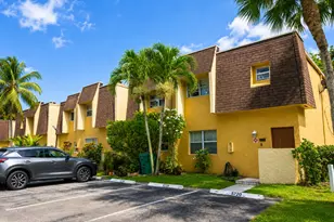 5728 5728 Blueberry Ct Unit #38 Circle, Lauderhill, FL 33313 - Photo 1
