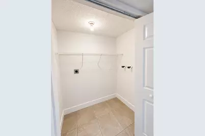5728 5728 Blueberry Ct, Unit #38 Circle, Lauderhill, FL 33313 - Photo 13