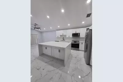 11534 NW 4th Manor, Coral Springs, FL 33071 - Photo 9