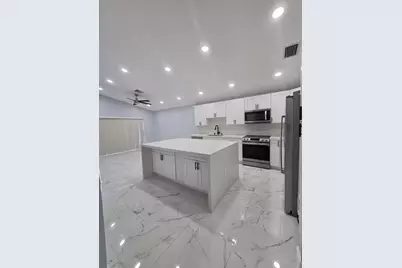 11534 NW 4th Manor, Coral Springs, FL 33071 - Photo 7