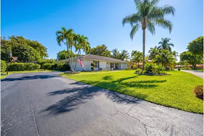 2651 NW 107th Avenue, Coral Springs, FL 33065 - Photo 11