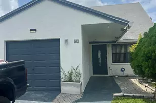 57 Peachtree Pl, Boynton Beach, FL 33436 - Photo 1