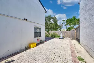 57 Peachtree Pl, Boynton Beach, FL 33436 - Photo 7