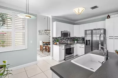7819 Oak Grove Circle, Lake Worth, FL 33467 - Photo 7
