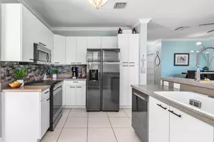 7819 Oak Grove Cir, Lake Worth, FL 33467 - Photo 7