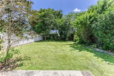 1676 NE 40th Street, Oakland Park, FL 33334 - Photo 19
