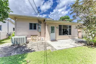 1676 NE 40th St, Oakland Park, FL 33334 - Photo 21