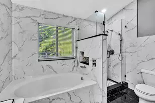 11251 Lakeview Dr, Coral Springs, FL 33071 - Photo 41
