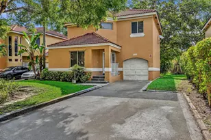 11251 Lakeview Dr, Coral Springs, FL 33071 - Photo 1