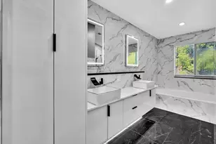 11251 Lakeview Dr, Coral Springs, FL 33071 - Photo 43