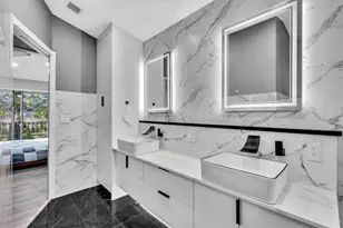 11251 Lakeview Dr, Coral Springs, FL 33071 - Photo 41