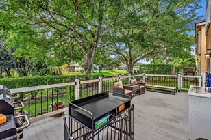 11251 Lakeview Dr, Coral Springs, FL 33071 - Photo 13