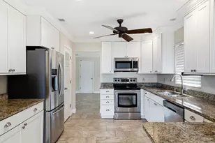 911 NW Sunset Terrace, Stuart, FL 34994 - Photo 11