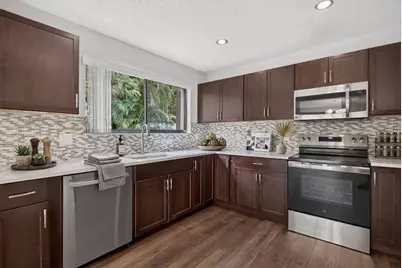 587 NW 38th Avenue, Deerfield Beach, FL 33442 - Photo 3