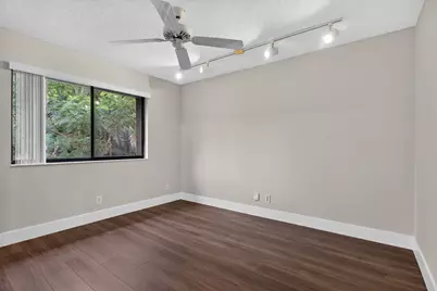 587 NW 38th Avenue, Deerfield Beach, FL 33442 - Photo 21