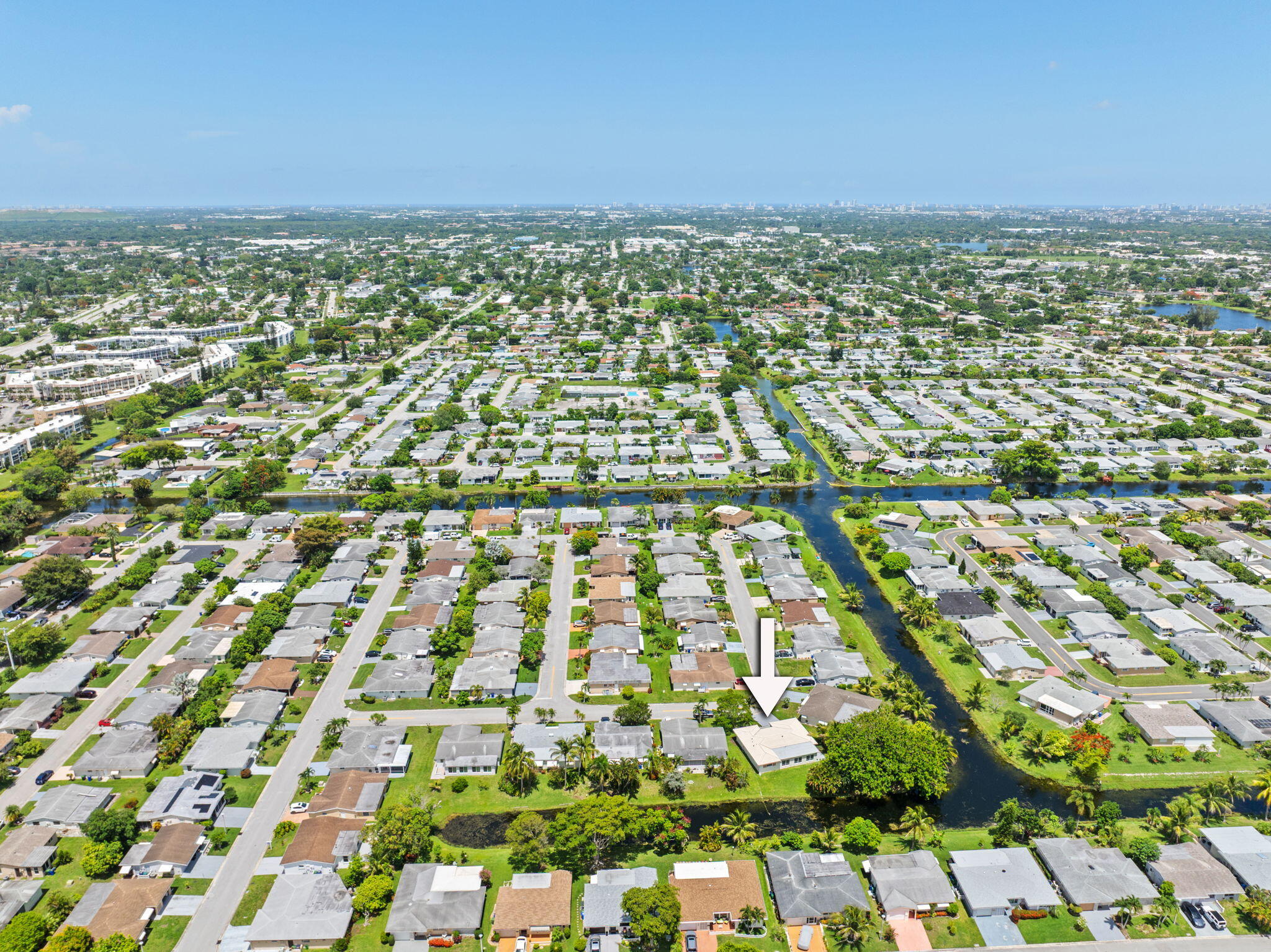 1550 NW 70th Terrace - 1550 NW 70th Terrace, Margate, FL 33063 Luxury Property | Jose Angel Pina