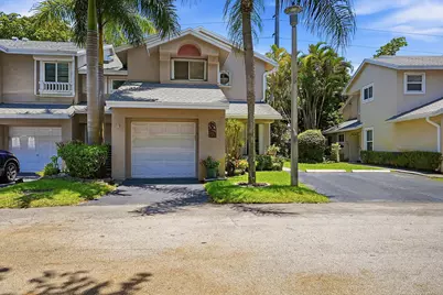2118 Discovery Circle W, Deerfield Beach, FL 33442 - Photo 5