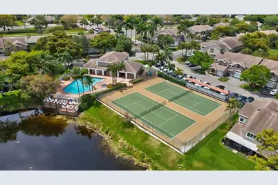 2118 Discovery Circle W, Deerfield Beach, FL 33442 - Photo 35