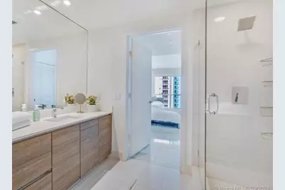 1100 S Miami Avenue #1711, Miami, FL 33130 - Photo 9