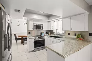 2485 SE Alden St, Port Saint Lucie, FL 34984 - Photo 9