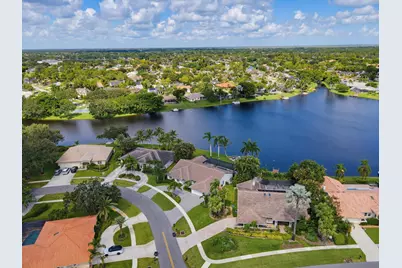 1619 Wiltshire Village Drive, Wellington, FL 33414 - Photo 5