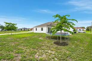 201 SW N Wakefield Cir, Port Saint Lucie, FL 34953 - Photo 37