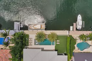 2718 NE 17th St, Fort Lauderdale, FL 33305 - Photo 1