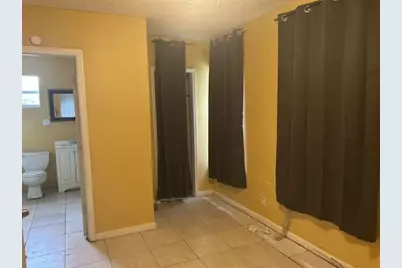 1226 NW 23rd Terrace, Fort Lauderdale, FL 33311 - Photo 5