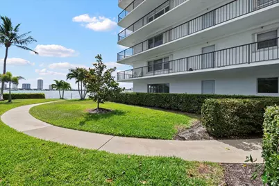 3040 Lake Shore Drive #101, Riviera Beach, FL 33404 - Photo 33