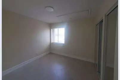 12 Wimbledon Lakes Drive #250, Plantation, FL 33324 - Photo 11