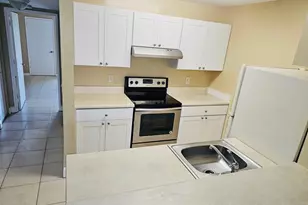 1605 Meadows Cir W, Boynton Beach, FL 33436 - Photo 5