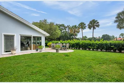 2402 Saratoga Bay Drive, West Palm Beach, FL 33409 - Photo 29