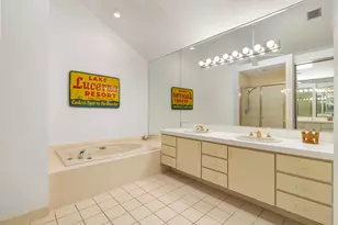 2402 Saratoga Bay Dr, West Palm Beach, FL 33409 - Photo 21
