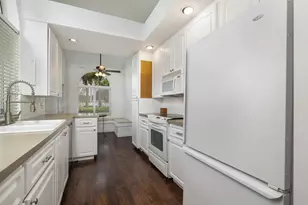 2402 Saratoga Bay Dr, West Palm Beach, FL 33409 - Photo 15