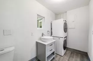 1777 NE 17th St, Fort Lauderdale, FL 33305 - Photo 29