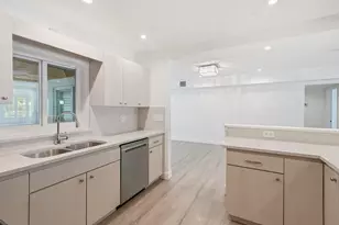 1777 NE 17th St, Fort Lauderdale, FL 33305 - Photo 17
