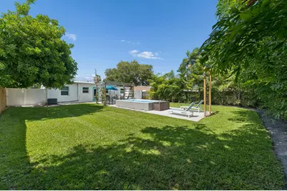 127 SW 10th Avenue, Boynton Beach, FL 33435 - Photo 3