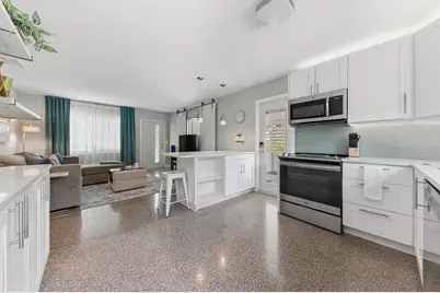 127 SW 10th Avenue, Boynton Beach, FL 33435 - Photo 11