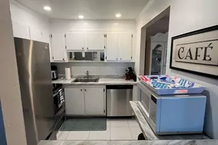 210 Valencia I, Delray Beach, FL 33446 - Photo 9