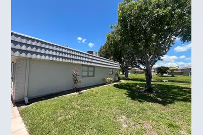 210 Valencia I, Delray Beach, FL 33446 - Photo 7