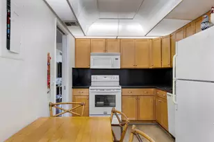 3621 Oaks Clubhouse Dr Dr, Pompano Beach, FL 33069 - Photo 3