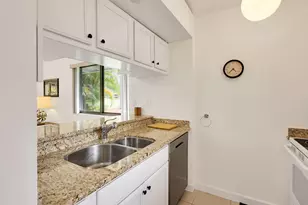526 Club Dr, Palm Beach Gardens, FL 33418 - Photo 9